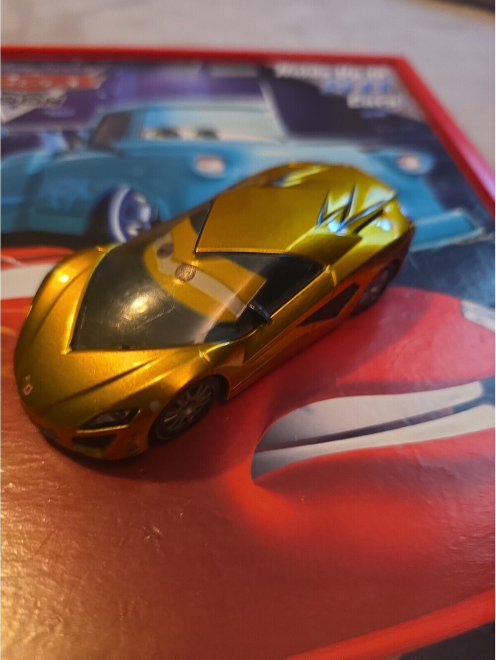 Disney Store Pixar Cars 2 Fabrizio Diecast Special GOLD CAR 1:43